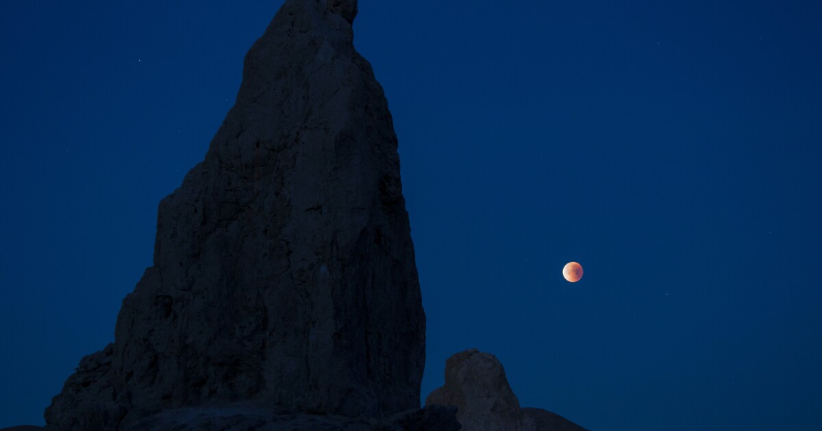 unbiased science news source, Have scientists found a big moon in a far-off star system?, subscribe to News Without Politics