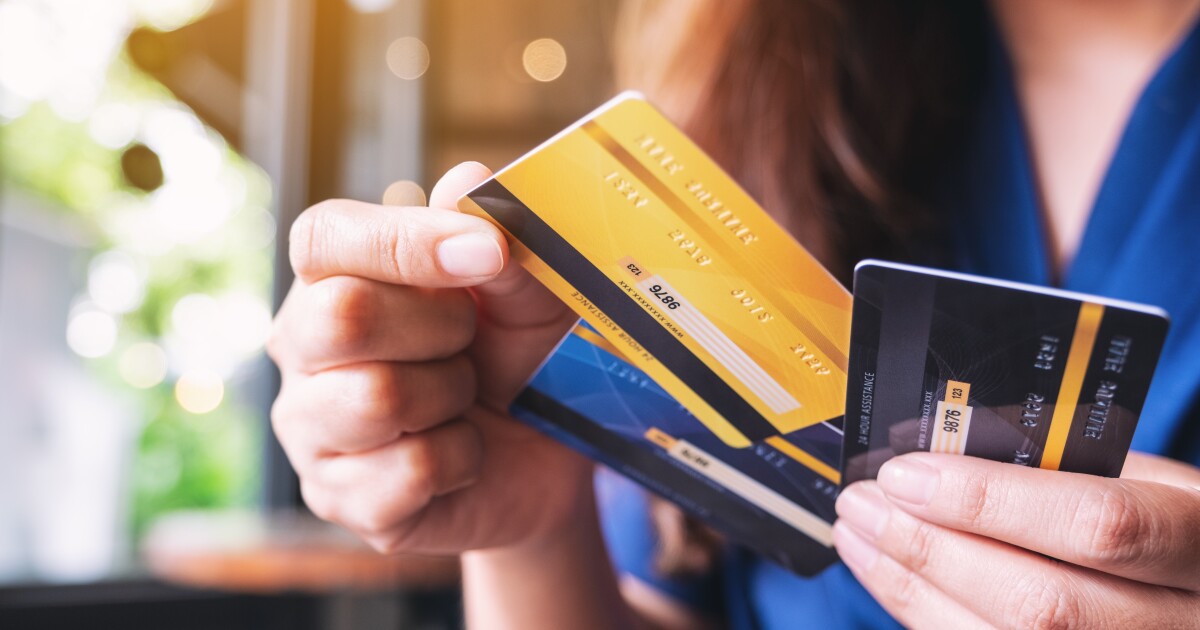 USAAの調査では、Gen-Zの半分以上がクレジットスコアの不安を持っていると言います