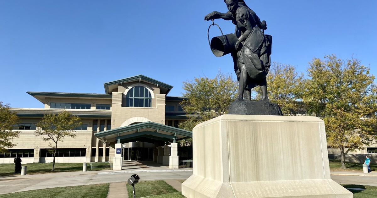 Sioux City mayor asks tristate governors to prevent Tyson office