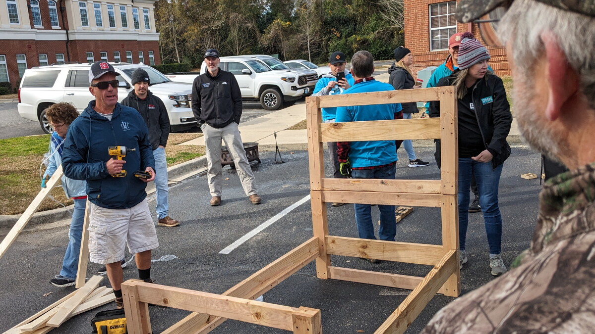 The charitable group that builds beds for kids hopes to expand its efforts with community help - Vimarsana News