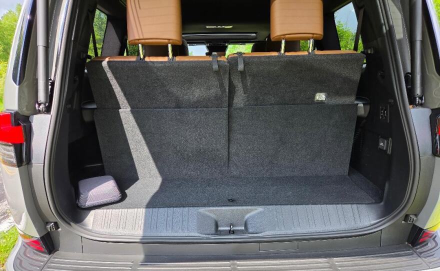 2026 Lexus GX 550 Luxury cargo