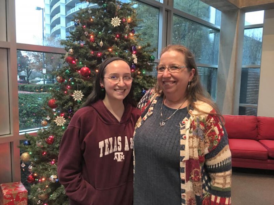 Noel Jett, left, with her mother, Nancy Shastid