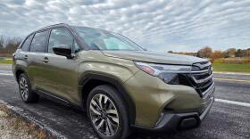 2025 Subaru Forester Touring Hybrid right front