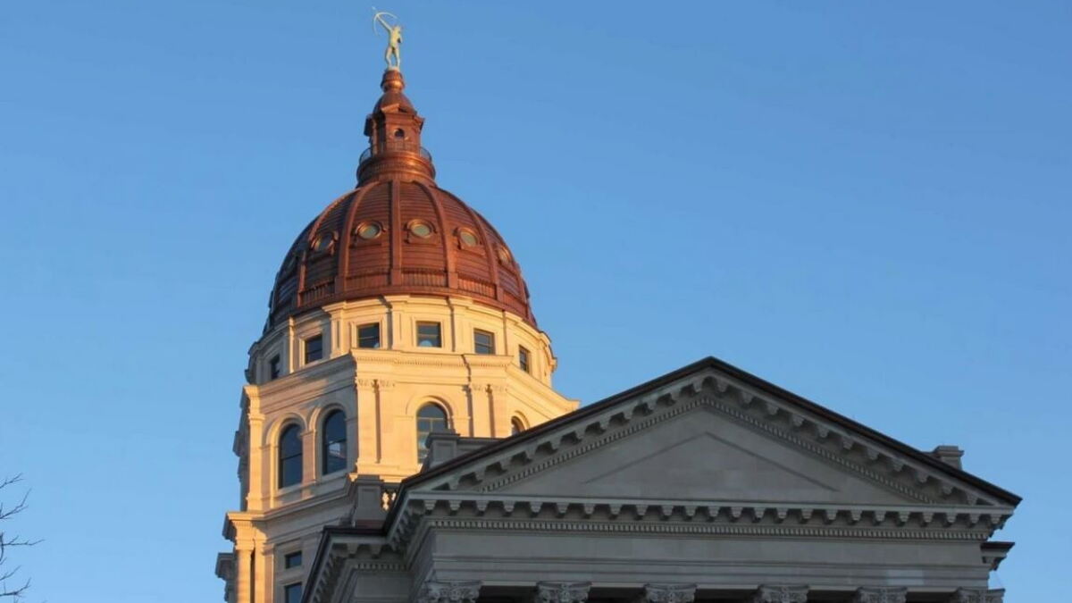A Kansas commission says state lawmakers should get a 50% pay raise - Vimarsana News