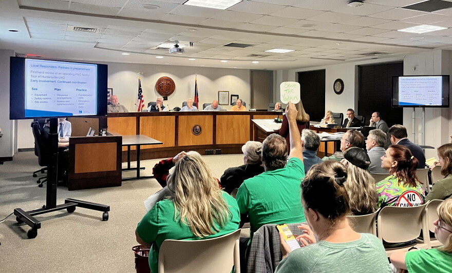 Duke Energy presents gas plant plans 