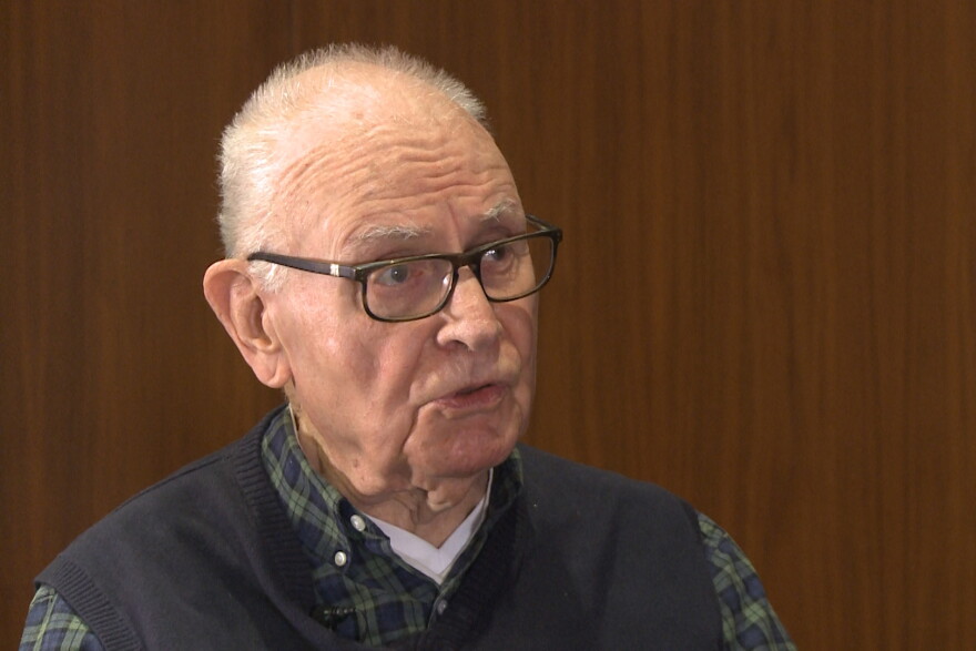 Former U.S. Congressman Lee Hamilton.