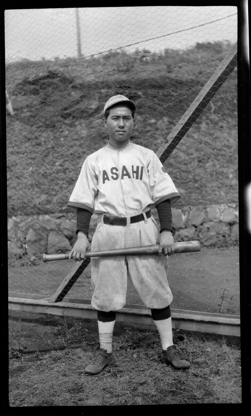 From 1915 to 1920, Zenimura honed his playing and leadership skills as a member of the all-Japanese Hawaiian Asahi, one of the top teams of the semipro Oahu-Service League in Honolulu.