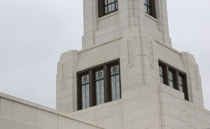 Stained glass windows at the new Wichita Kansas Temple incorporate Kansas sunflowers.