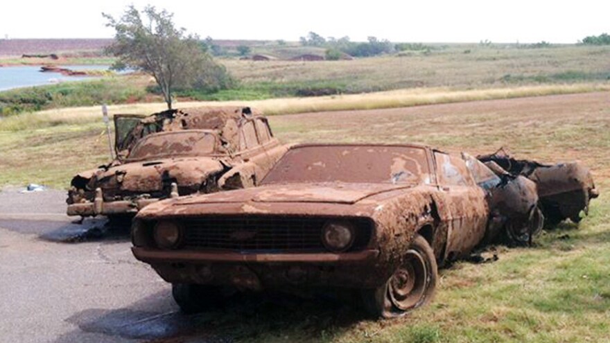 2 Cars, 5 Or 6 Bodies From Decades Ago Found In Oklahoma Lake | KERA News