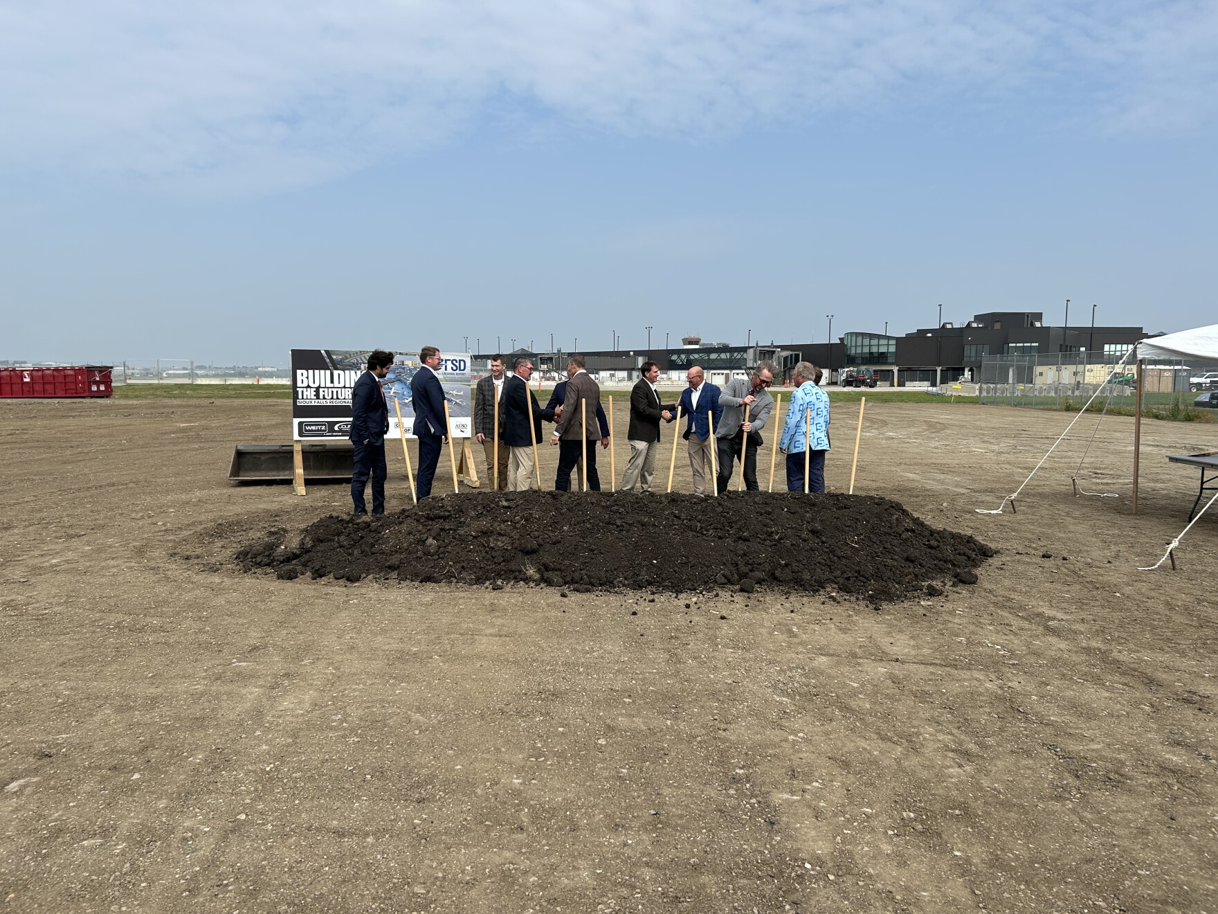 City leaders break ground on Sioux Falls Regional Airport expansion | SDPB