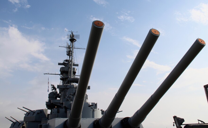 Big guns aboard the USS Alabama