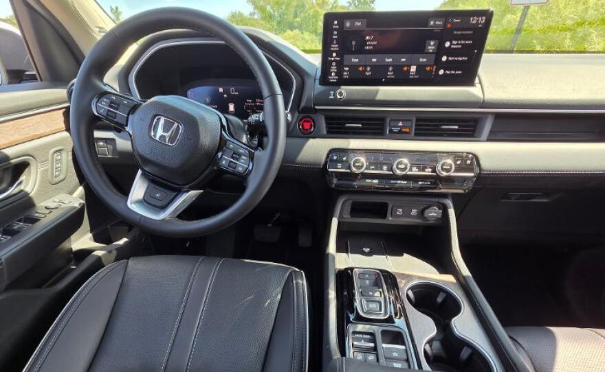 2026 Honda Pilot AWD Elite dashboard