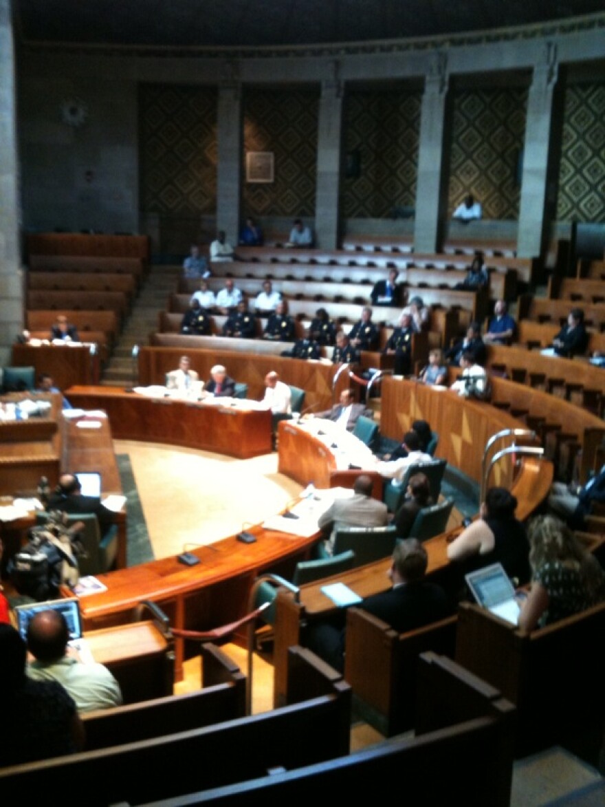 Acting police commissioner Daniel Derenda is questioned by Common Council members