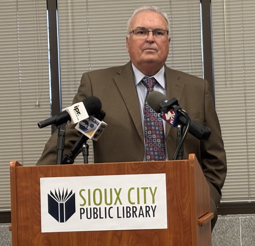 Sioux City Public Library Board of Trustees member Jim Wharton speaks at a press conference at the downtown library, on March 13, 2026. (Bret Hayworth, Siouxland Public Media News)