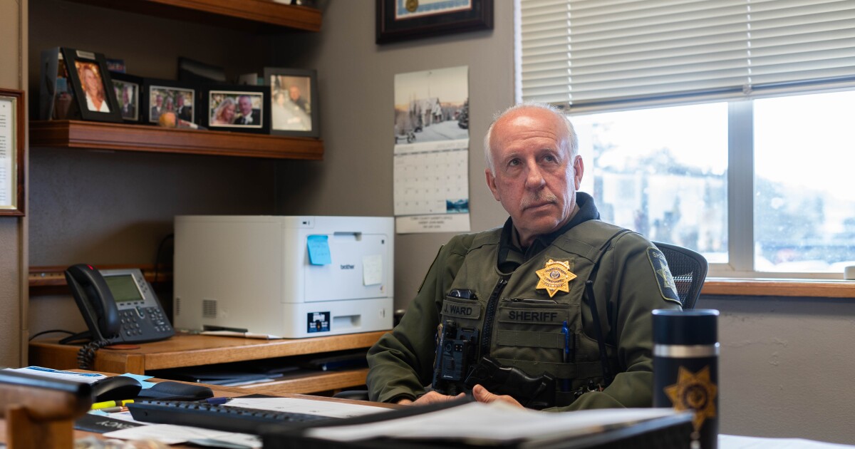 Judge sides with sheriff in Curry County commissioner lawsuit