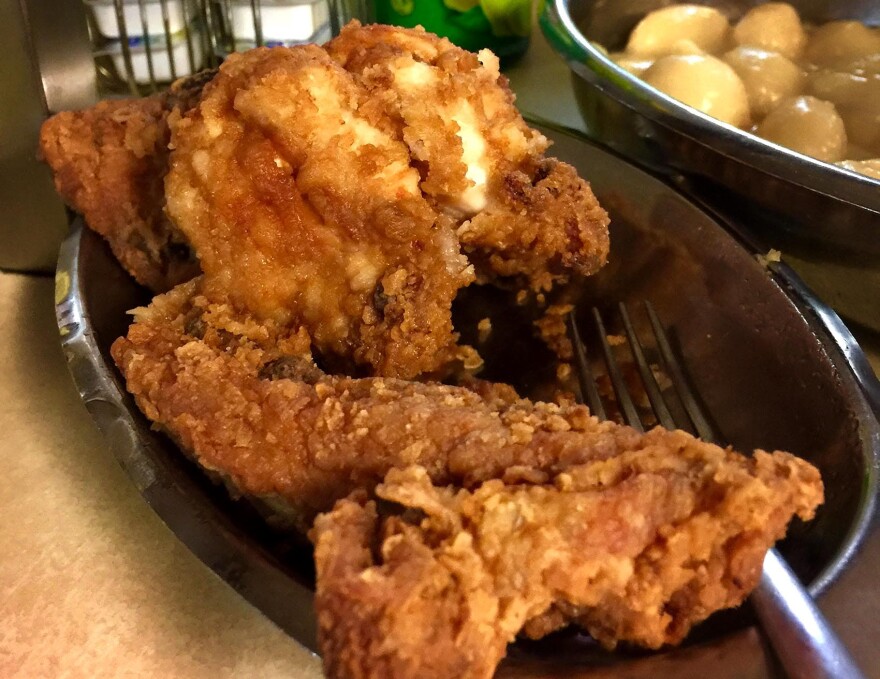 A plate of fried chicken at Bea’s Restaurant in Chattanooga, Tenn. (Kathy Gunst for Here & Now)