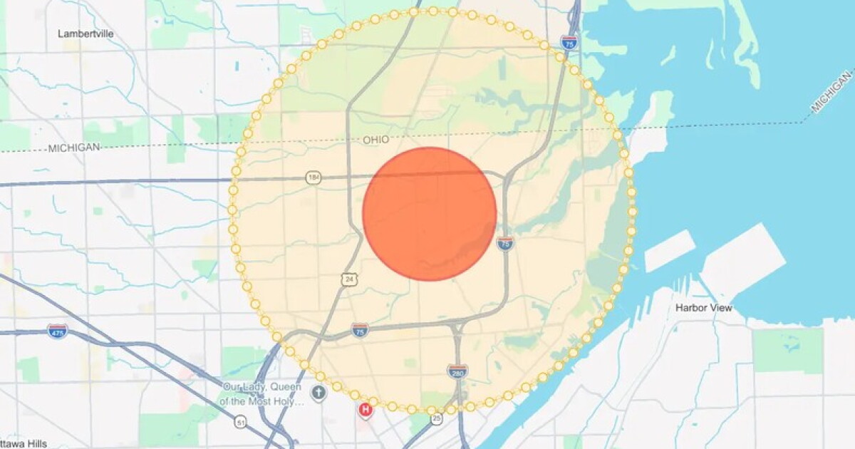 Chemical tank leak in Toledo forces evacuations as city allows plume to vent