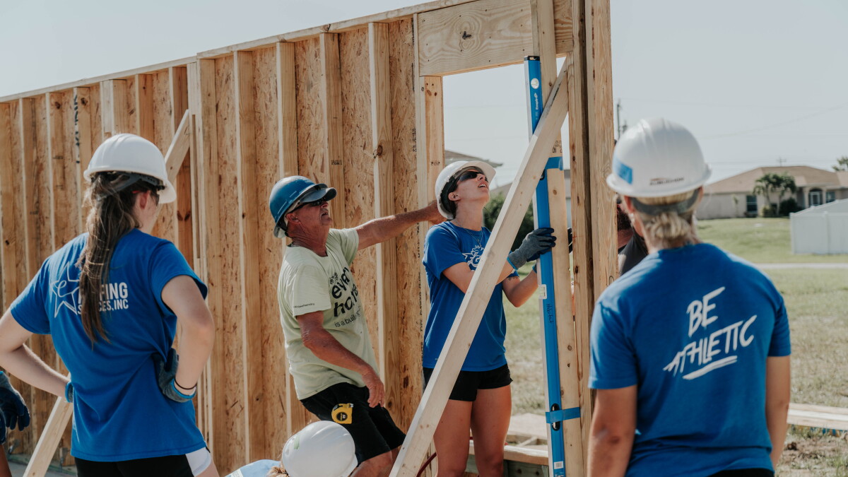FGCU's Softball Team helps a single mom raise the walls of her new home | WGCU PBS & NPR for Southwest Florida - Vimarsana News
