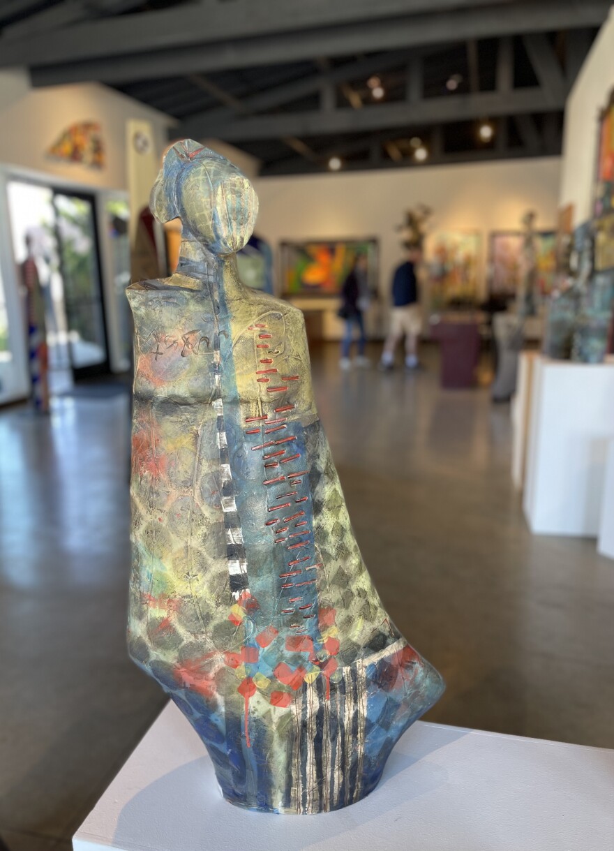 There is a collection of ceramics by Juloe Hawthorne at the Hawthorne Gallery in Port Orford, Oregon.