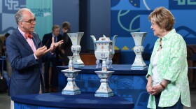 <em>Antiques Roadshow</em> appraiser Lark Mason and a guest in Little Rock, Arkansas.