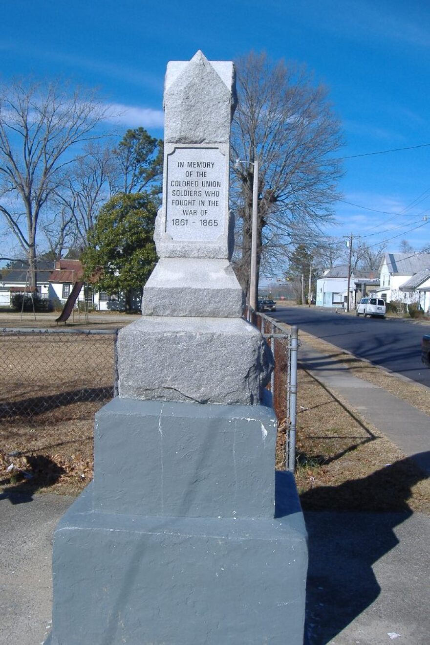 An image of a monument for black soldiers in the Civil War