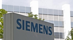 Outside view of a building of the German Siemens company in Munich, southern Germany, July 26, 2006.