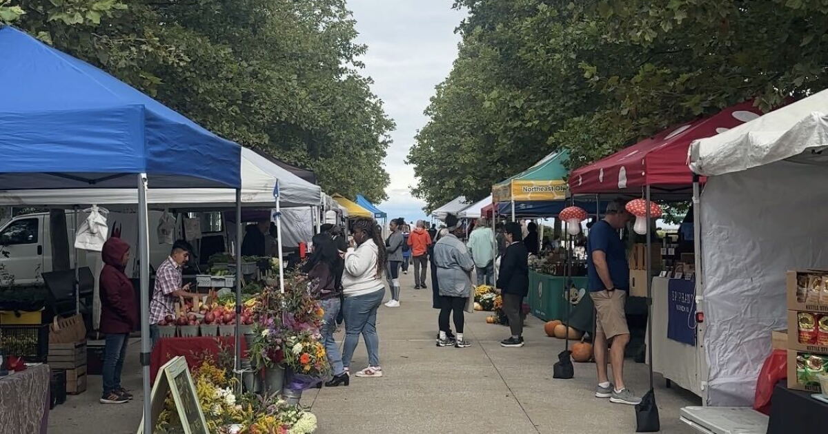 Farmers markets extend into fall as Downtown Cleveland seeks a new grocery store