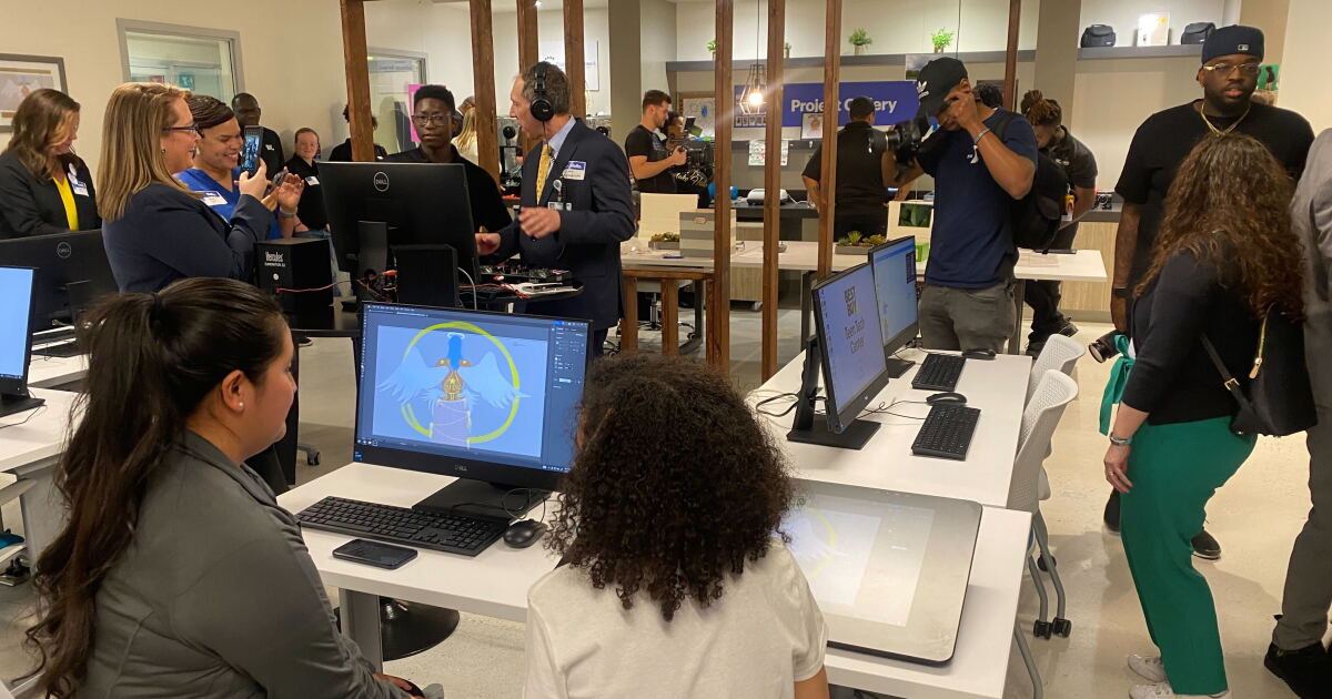 A new tech center for teens opens in northwest Charlotte | WFAE 90.7 ...