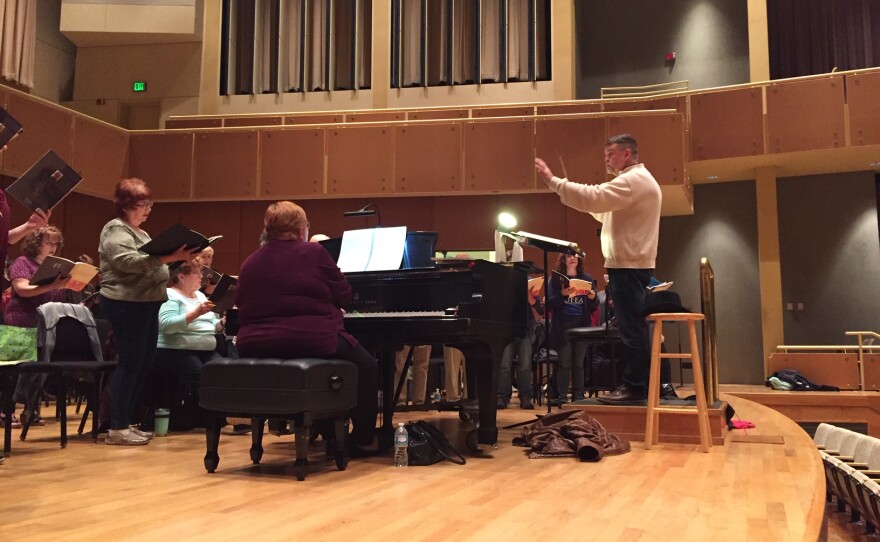 Chorale rehearsing