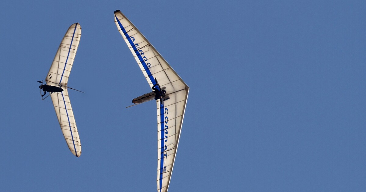 Utah midair collision between hang glider and paraglider kills 1