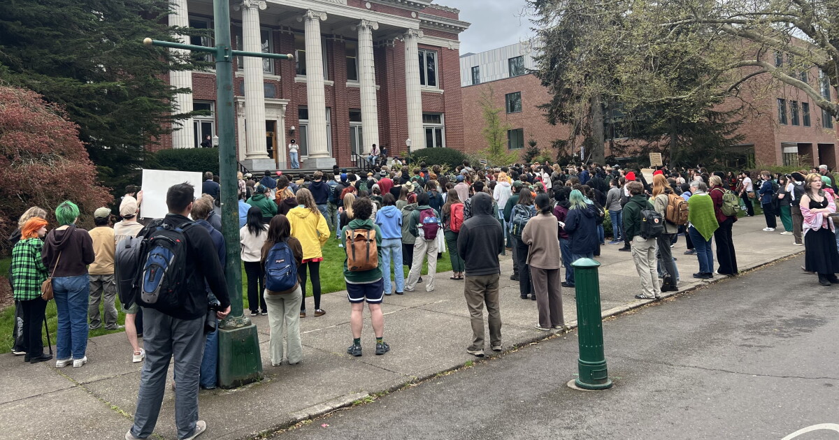 Students rally at University of Oregon to demand greater protections ...