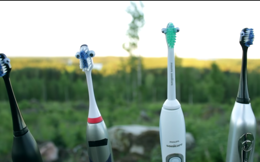 Screenshot from "Finlandia Hymn on 4 Electric Toothbrushes"