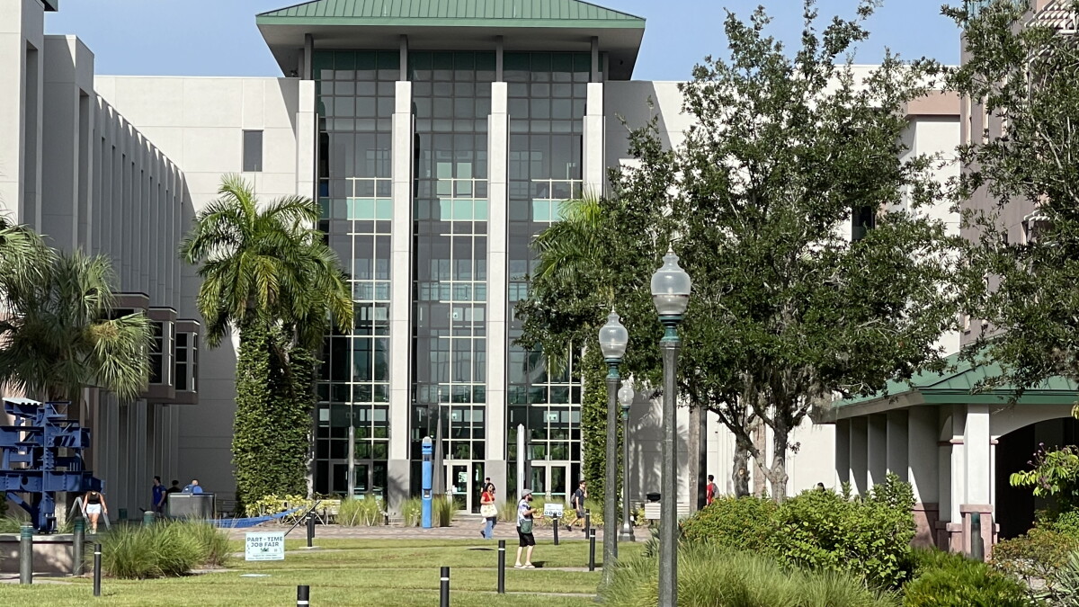 FGCU's 26th year, a new president and classes commenced Monday - Vimarsana News