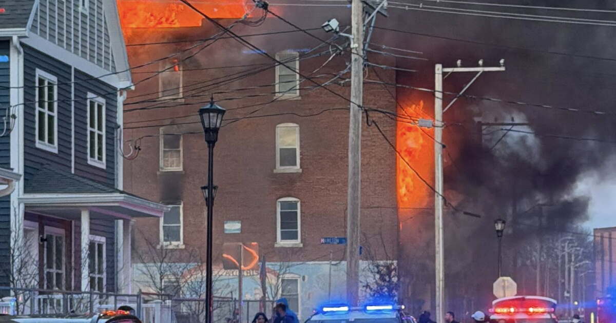 Holyoke fire crews battle two blazes, two days in a row, dozens ...