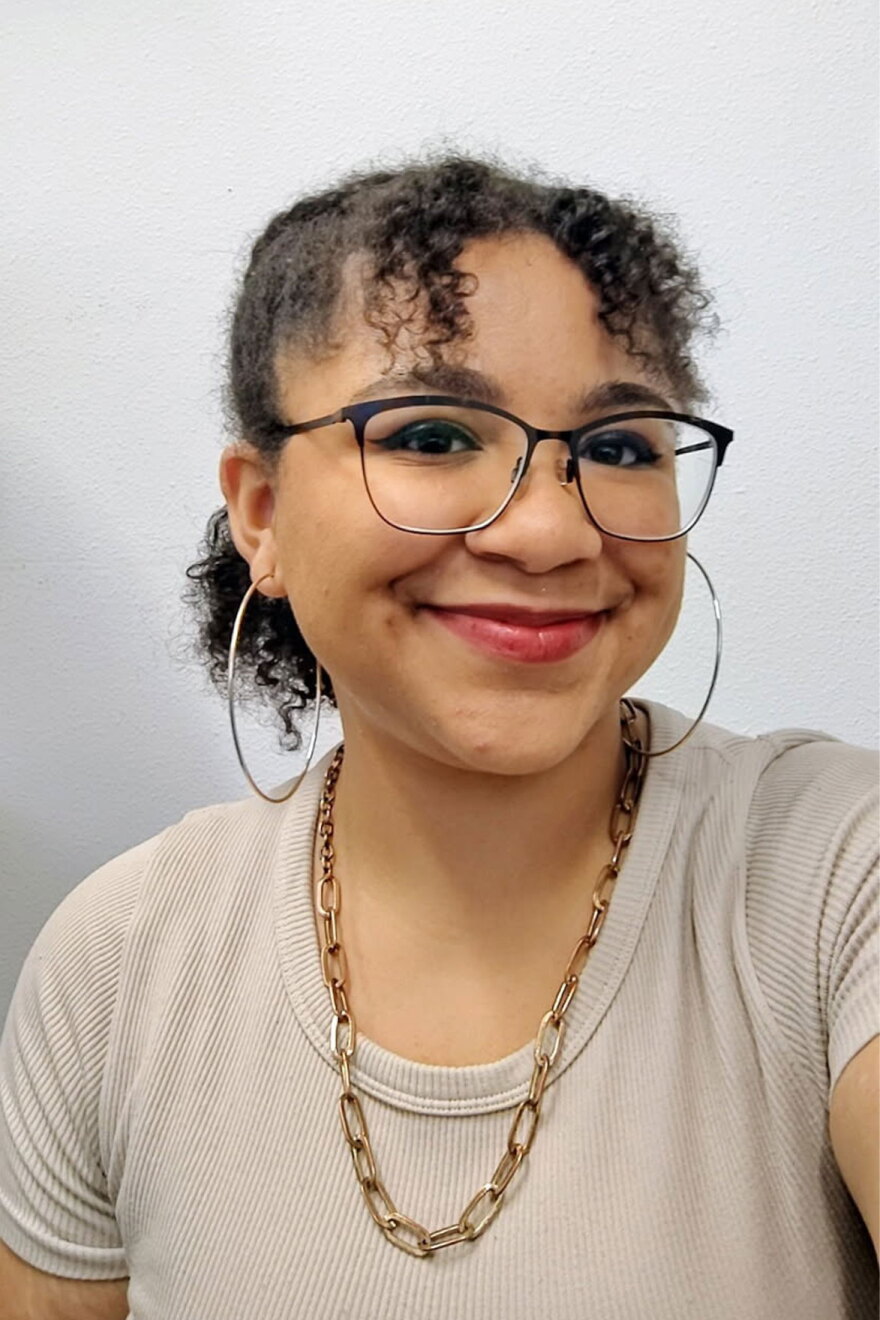 A headshot of Savanah Cisse, who completed an internship with WorkForce Central. Now, she is working full time and feeling steadier.