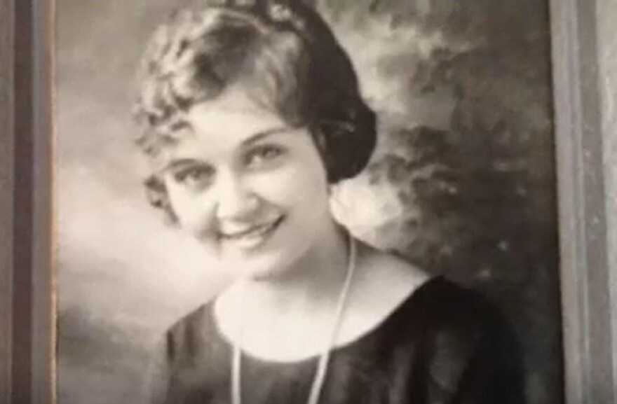 black-an-white formal photo of Harriet Neff Murphy