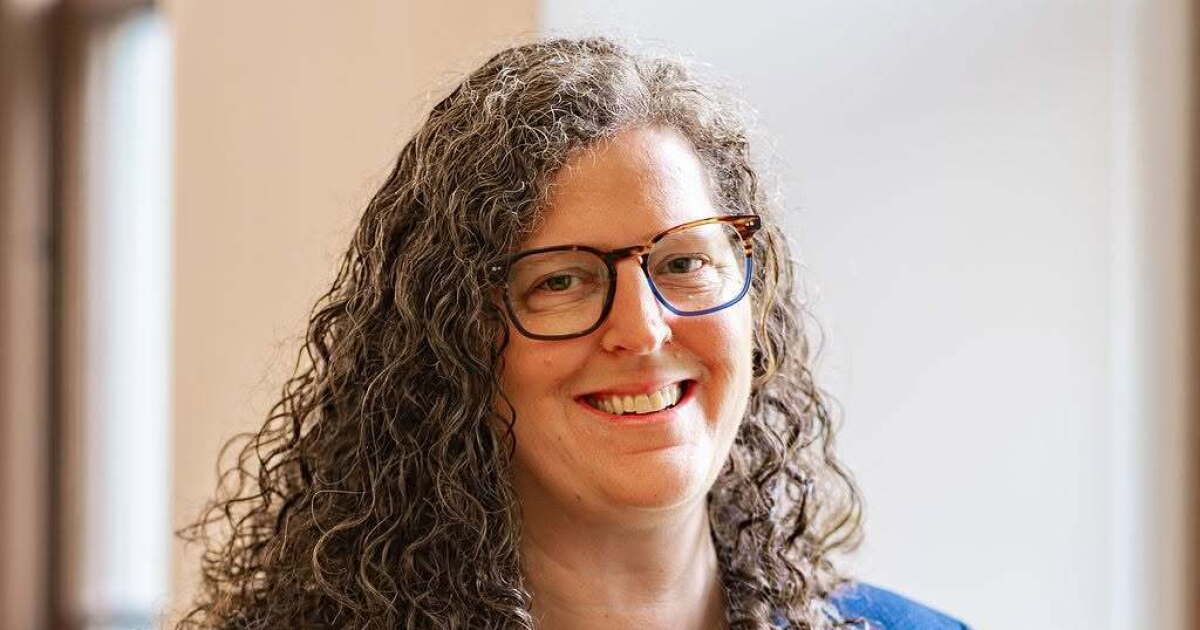 Jacobs defends Governor's Council seat against Fenton in Mass. Dem. primary