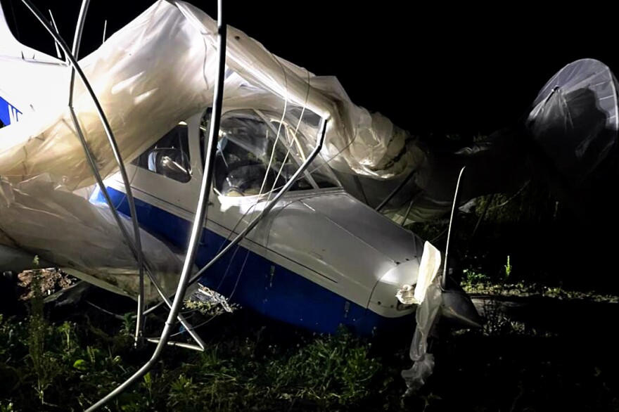 Investigators probe cause of small plane crash in Simsbury