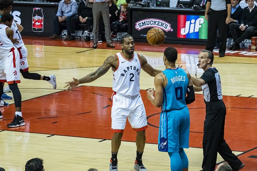 Photo of Kawhi Leonard.