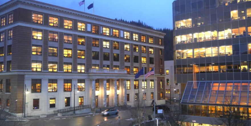 A four story concrete building