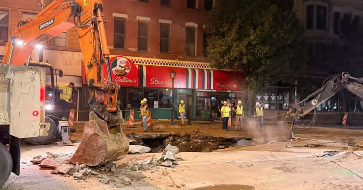 Water main break floods a portion of downtown Springfield