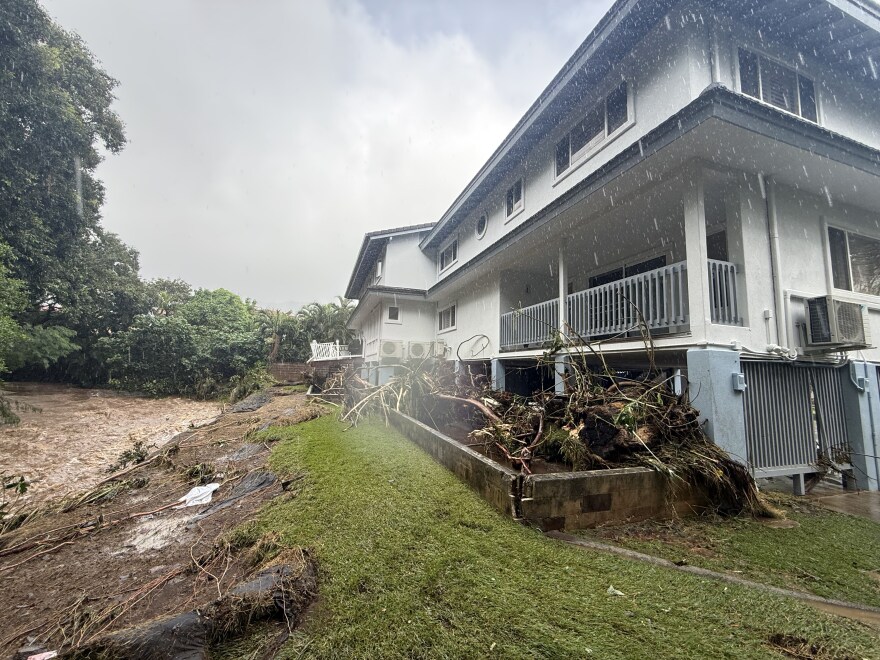Residential damage seen after the flash flooding in Mānoa Valley.