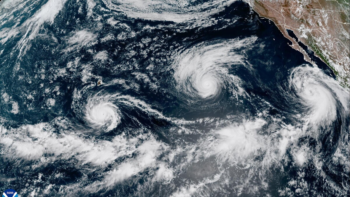 2 hurricanes ahead: Lowell and Karina not expected to cause severe weather for Hawaiʻi