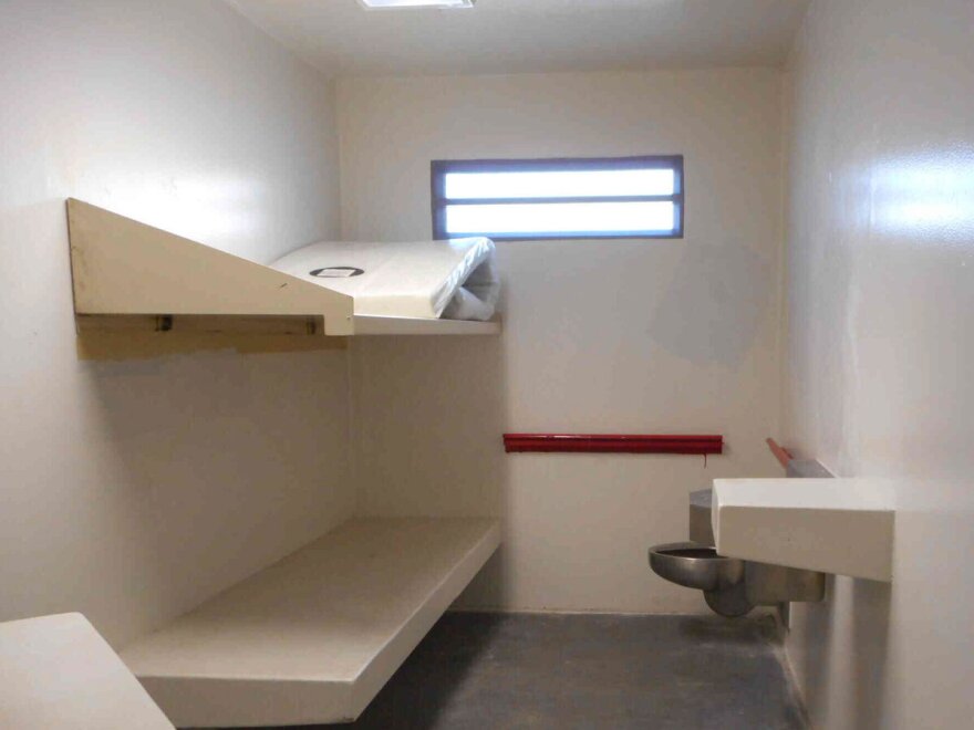 A cell at U.S. Penitentiary, Thomson in Illinois.