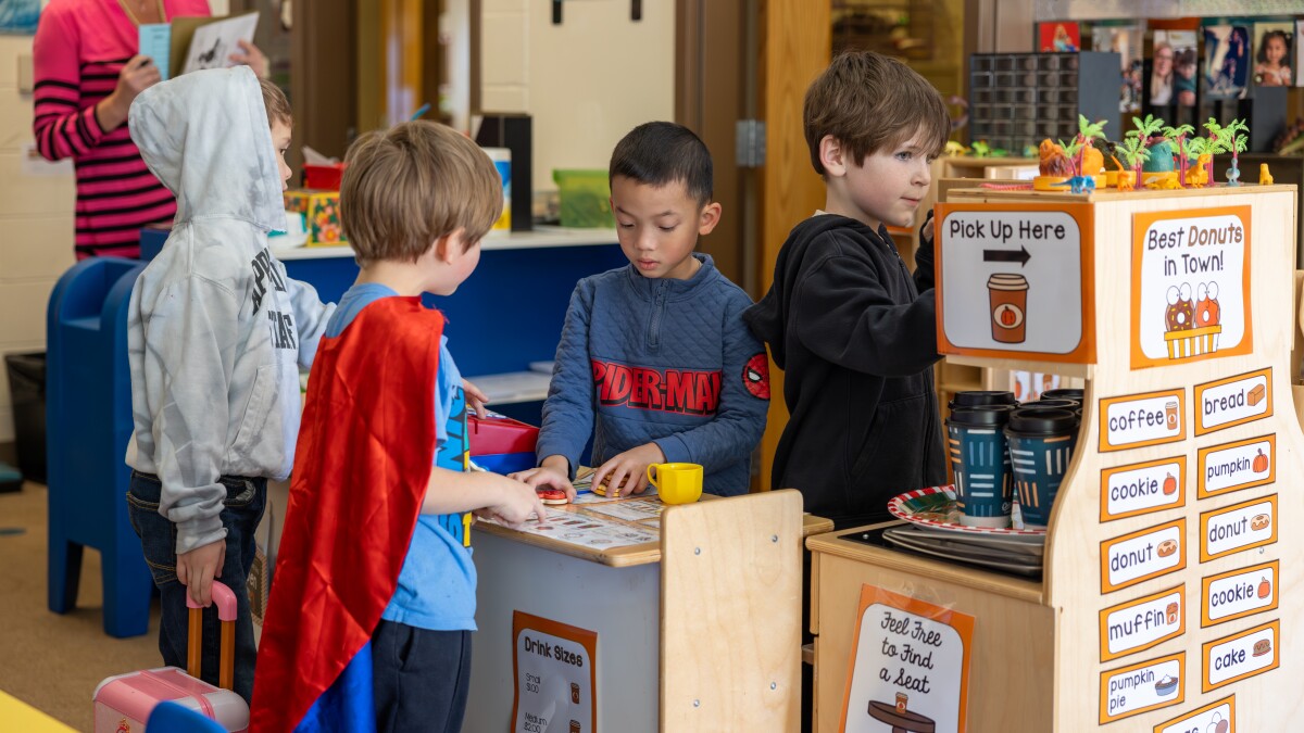 Charlotte-Mecklenburg parents push for more play in kindergarten classrooms | WFAE 90.7 - Charlotte's NPR News Source