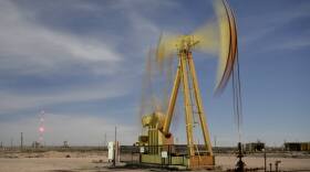 A pumpjack operates north of Carlsbad, NM. (Photo by Jerry Redfern/Capital & Main)