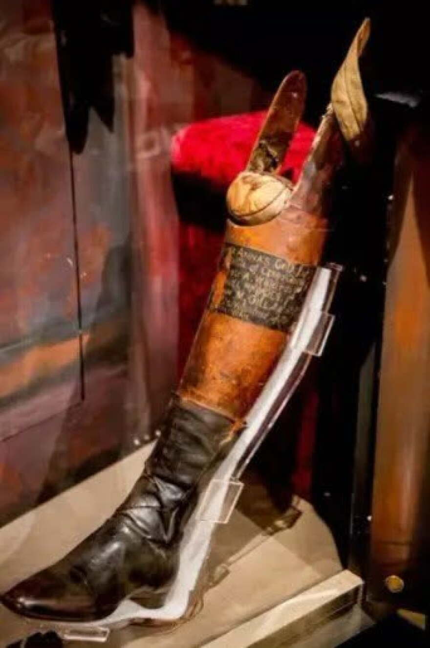 The prosthetic leg of General Santa Anna