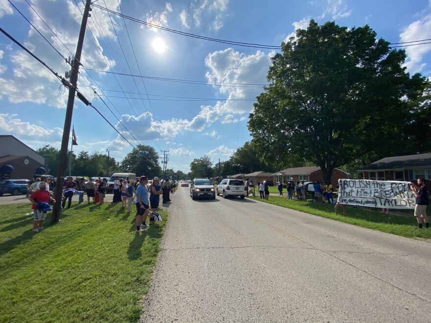 Pro-police demonstrators and anti-police violence protesters squared off outside an FOP rally on Sunday.