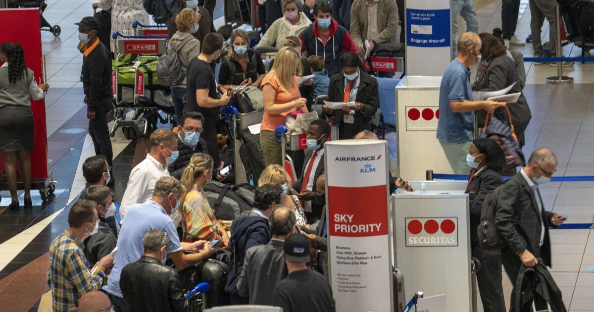 As omicron spreads, studies suggest that travel bans alone don't do much good