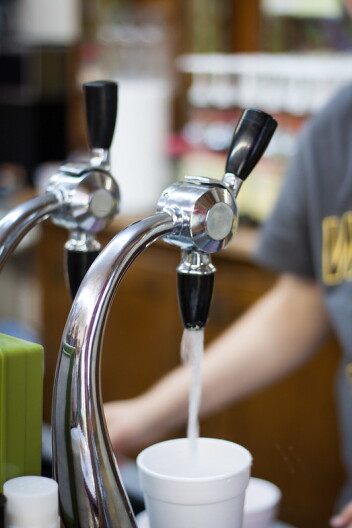 A photo of a soda fountain.